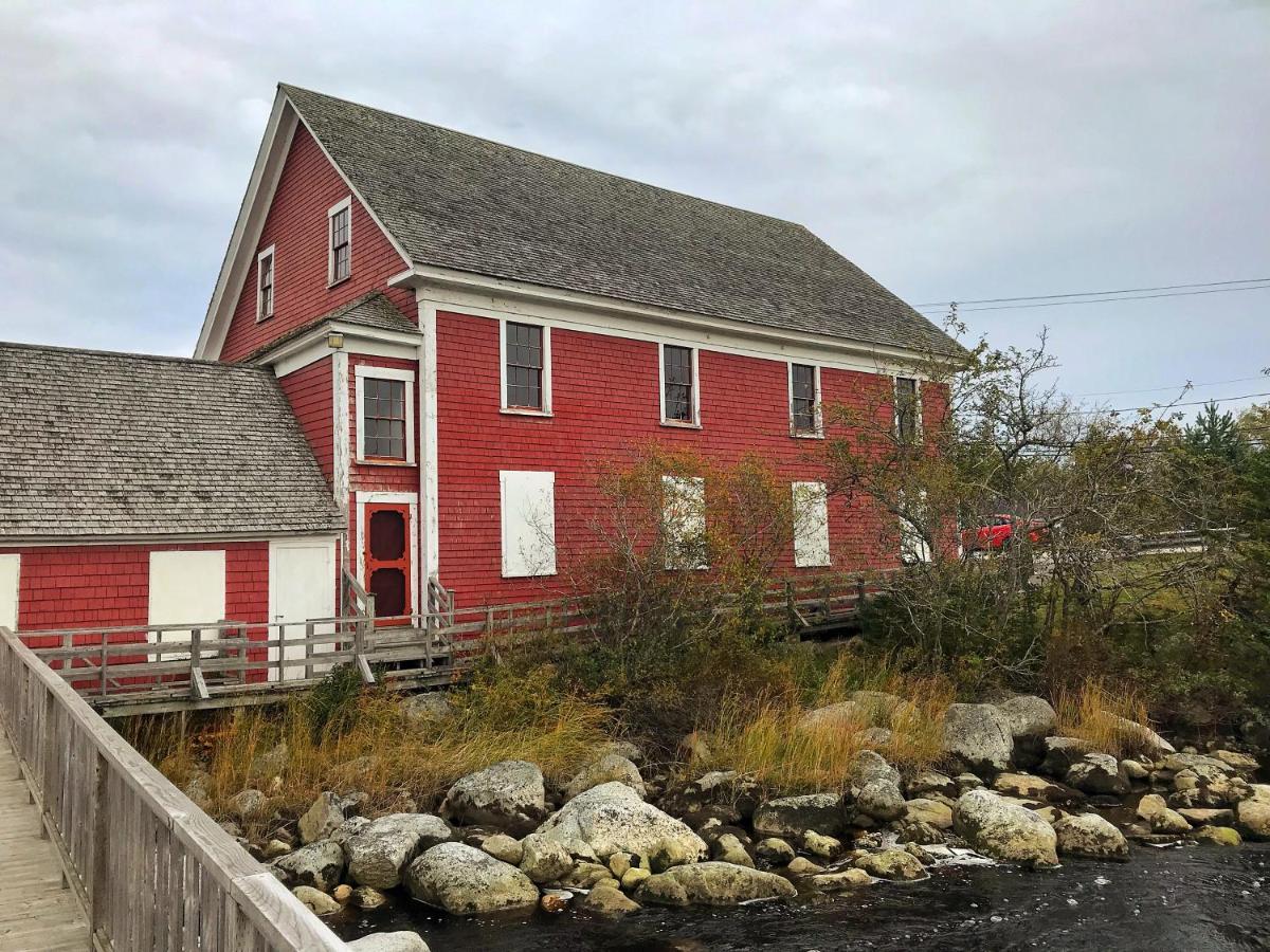The East Wind Guesthouse Clark's Harbour Exterior foto