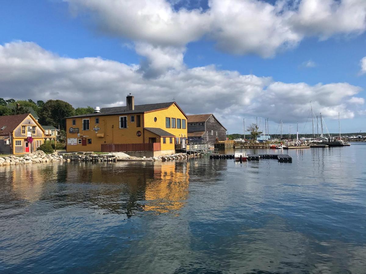 The East Wind Guesthouse Clark's Harbour Exterior foto